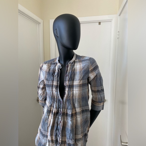 Plaid Long Button-Down Shirt - Picture 4 of 7